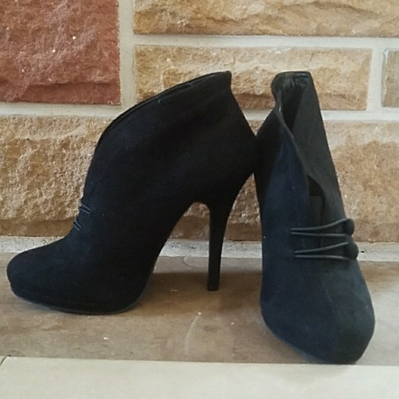 Apt. 9 Shoes - NWT apt 9 booties